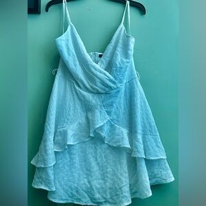 White flowy Trixxi dress, elegant, ruffle, has zipper and tie, size XLarge (b5)